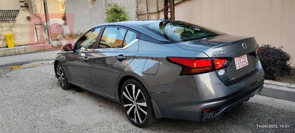 Nissan Altima